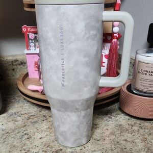 HydroJug x Fabletics Dried Sage Tie Dye Texture 40oz Traveler